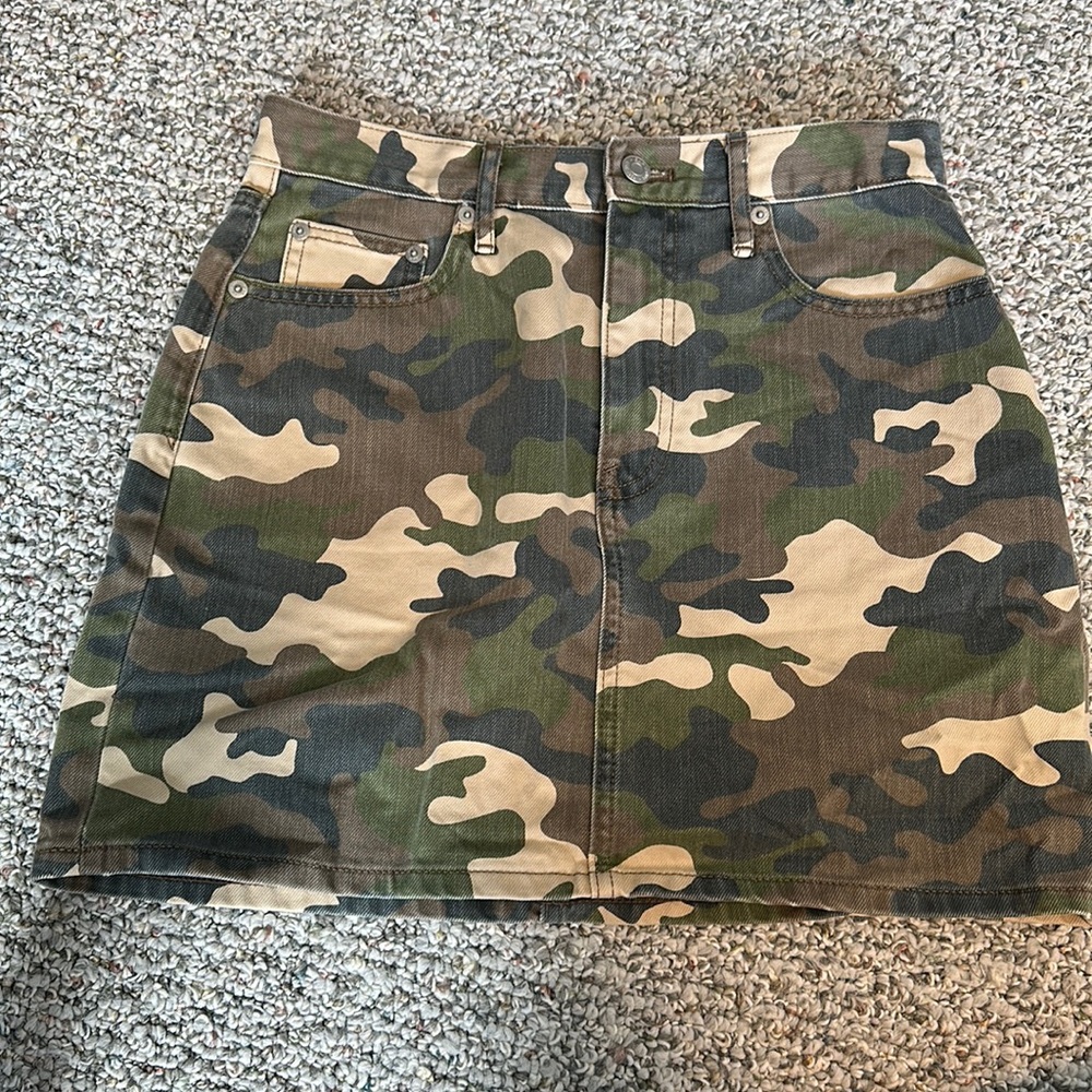 Gap denim camo skirt